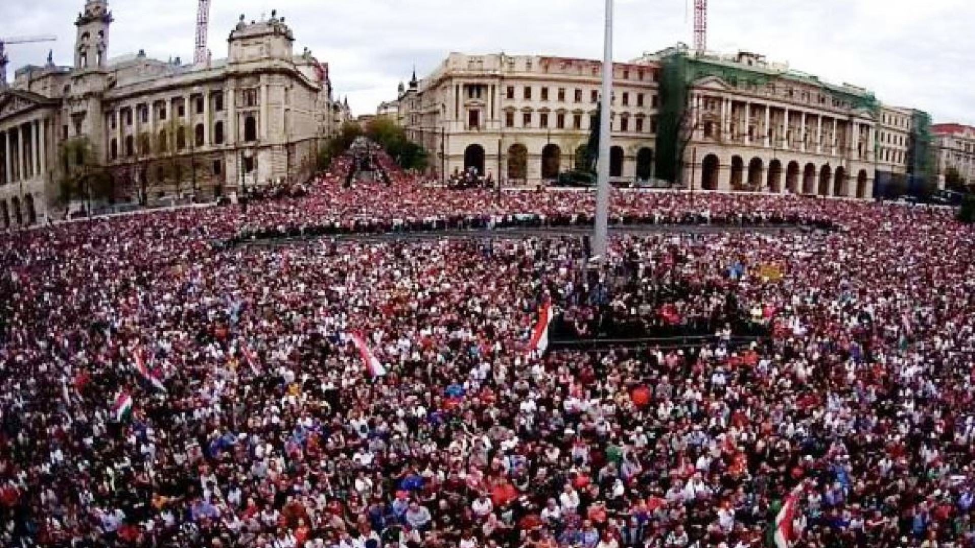 Immagine di La sfida di Magyar: «Siamo centomila in piazza a Budapest per cacciare Orbán»