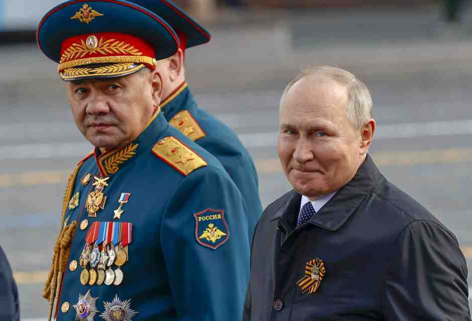 Putin e Lavrov alla parata militare del Giorno della Vittoria il 9 maggio 2022 (Sefa Karacan/Anadolu Agency tramite Getty Images)&nbsp;<br />