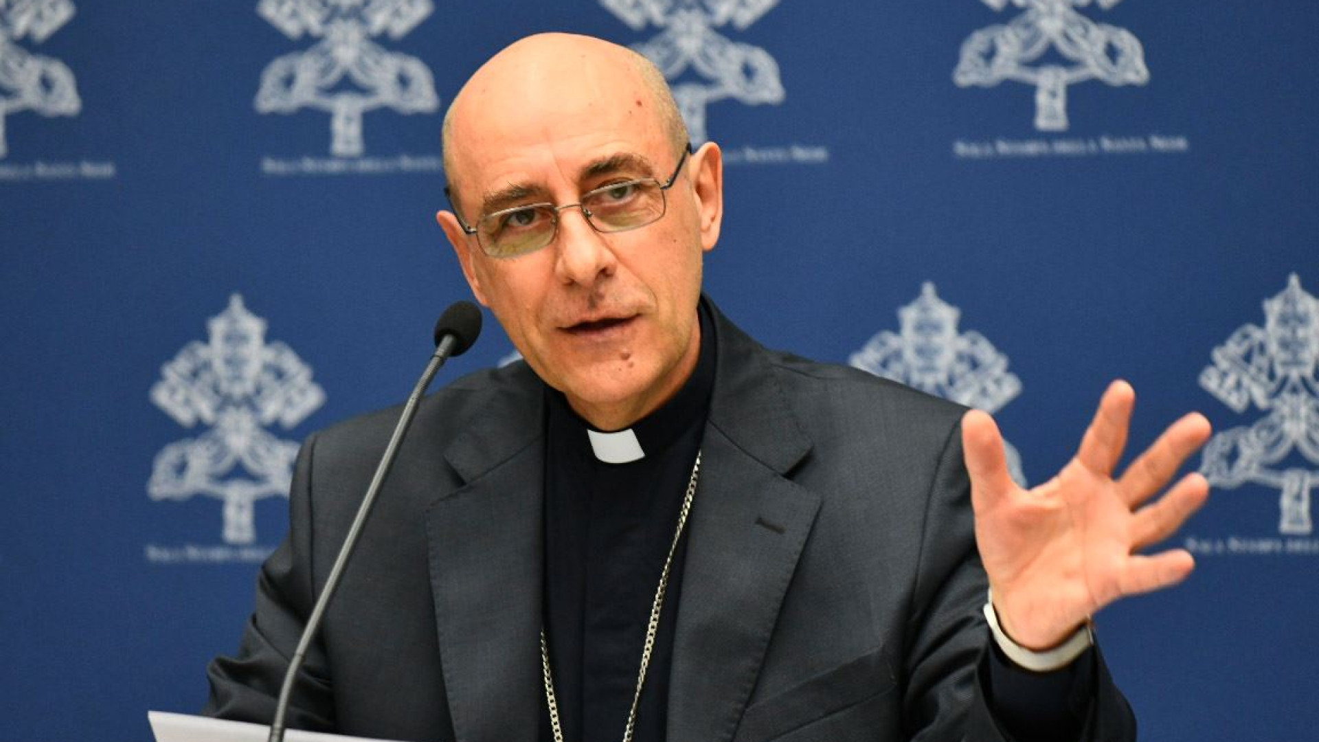 Immagine di Il cardinale Fernandez: «Decriminalizzare l'omosessualità»