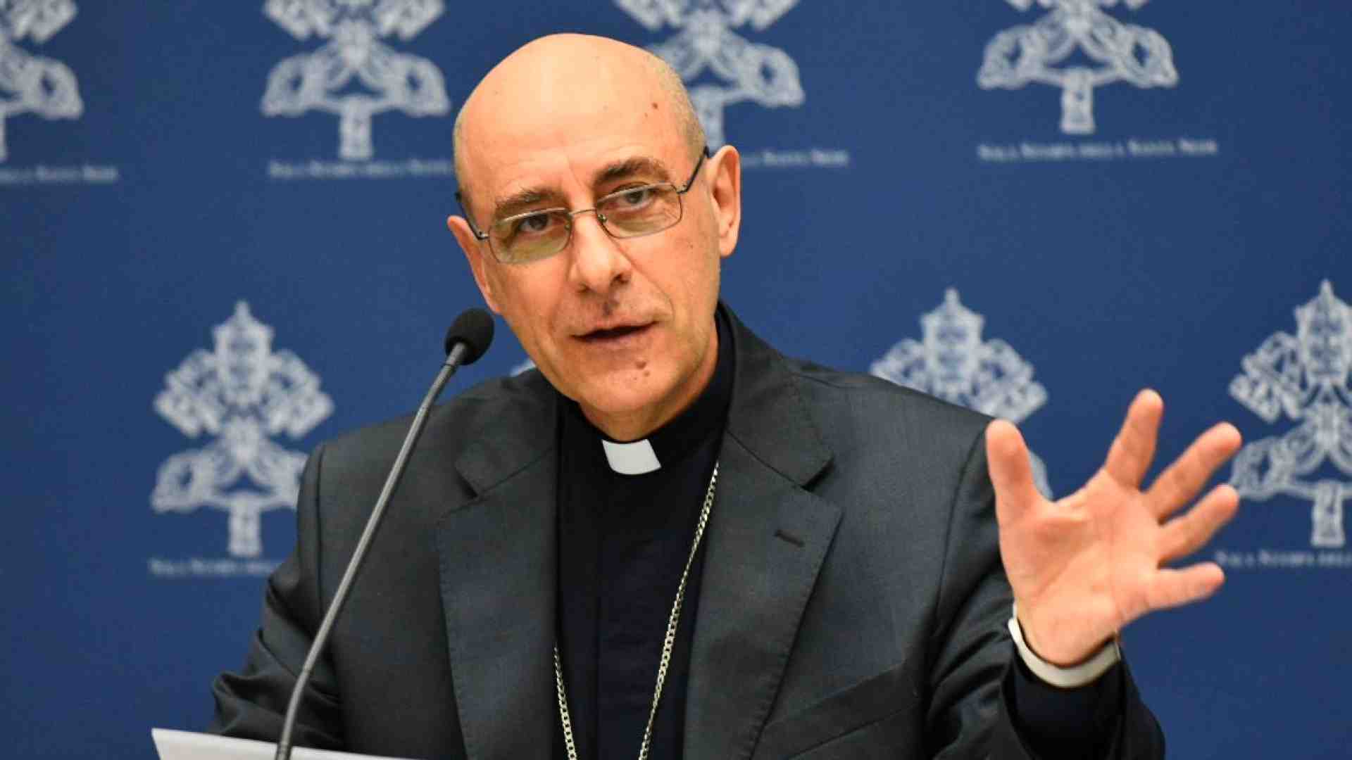 Immagine di Il cardinale Fernandez: «Decriminalizzare l'omosessualità»