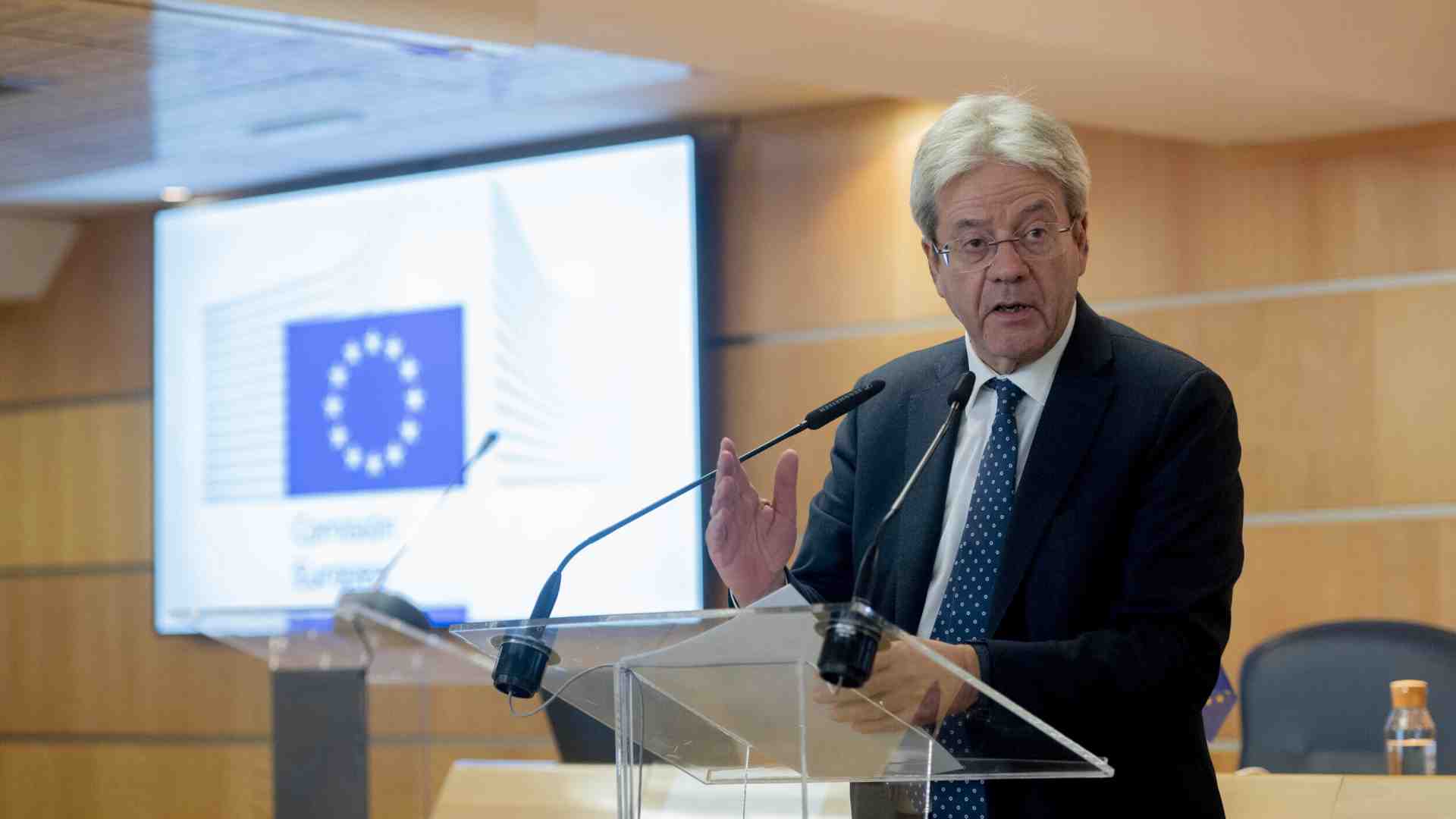 Immagine di Gentiloni avverte il governo: "Per il Pnrr nessuna proroga oltre il 2026"