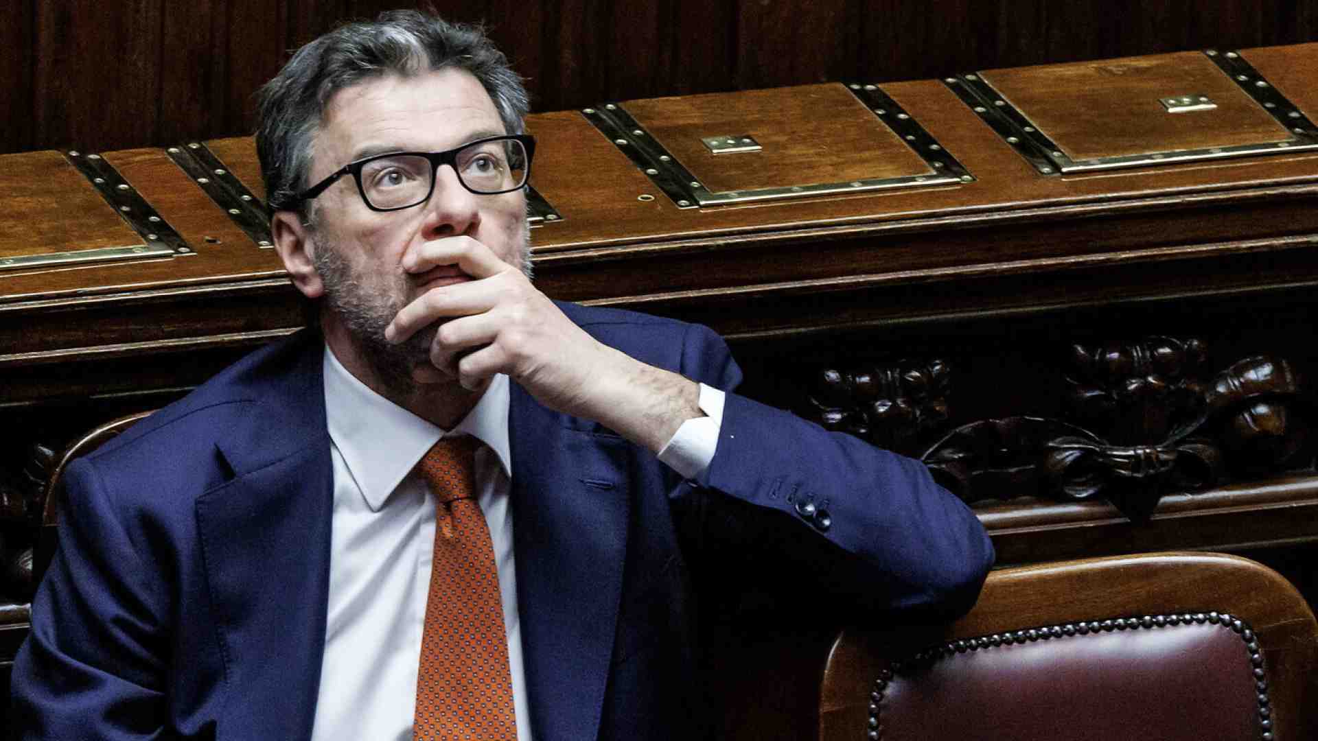 Immagine di A messa con Giancarlo Giorgetti. Dio, bilancio e uomini che gli chiedono una grazia