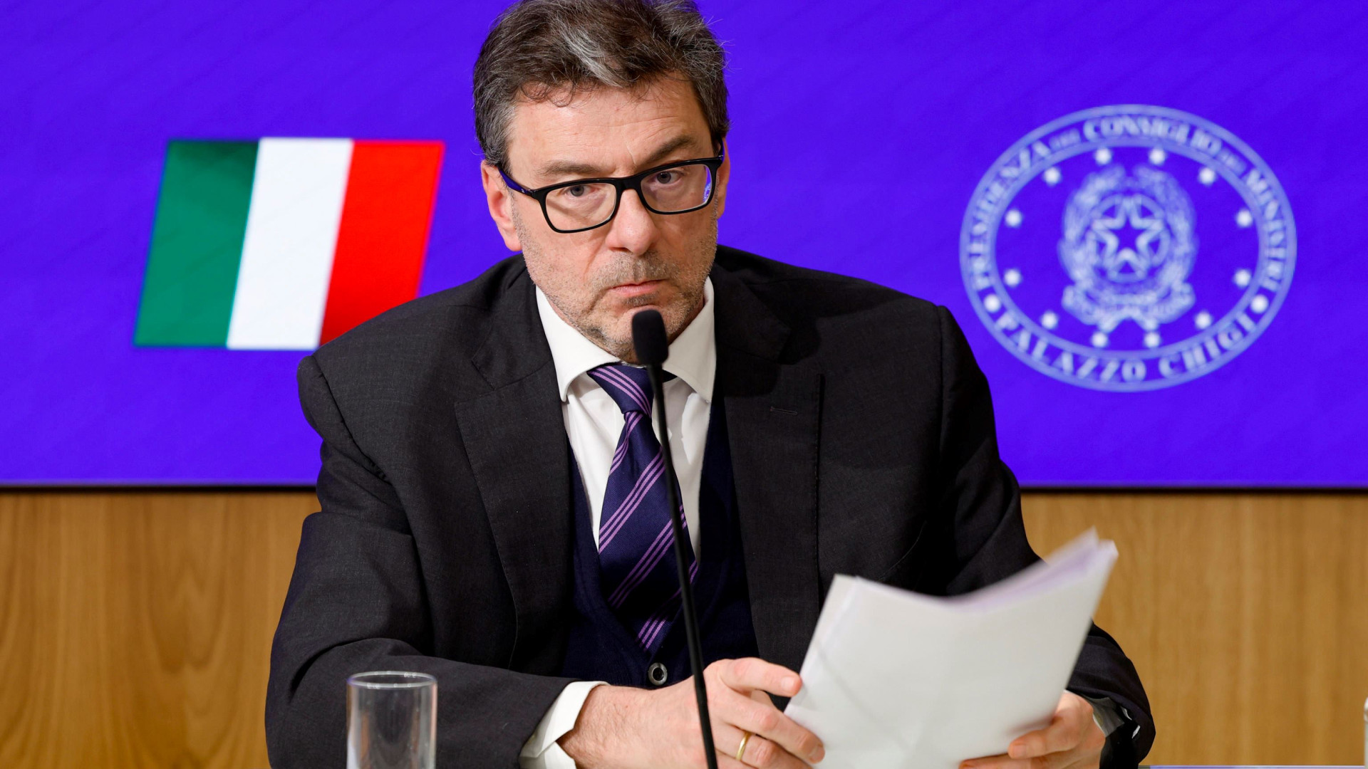 Immagine di Def, crescita all'1% e debito in risalita. Giorgetti: nuovi tagli alla spesa