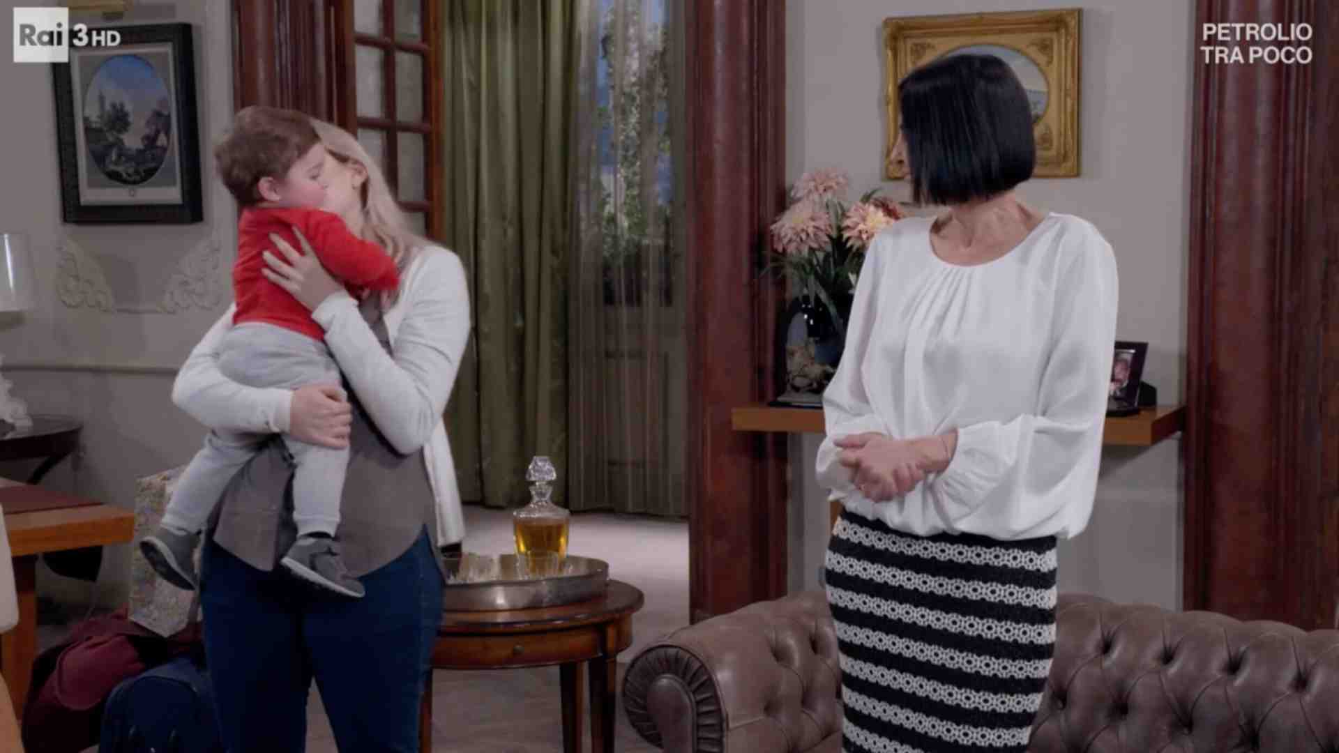 Immagine di Marina o Ada? Il "dilemma delle mamme" irrompe in "Un posto al sole"