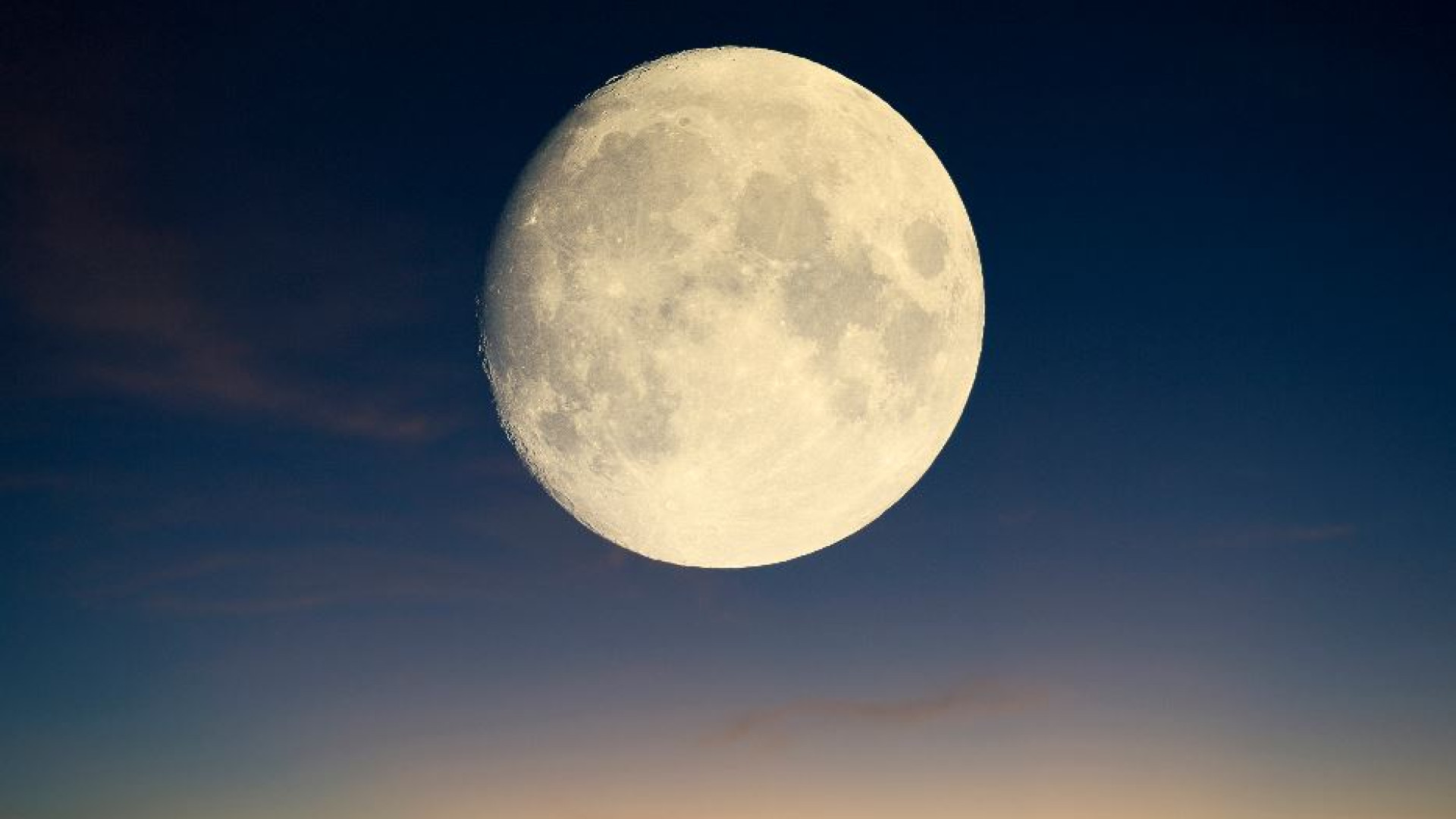 Immagine di Dalla Pasqua al Ramadan, le religioni di fronte alla luna
