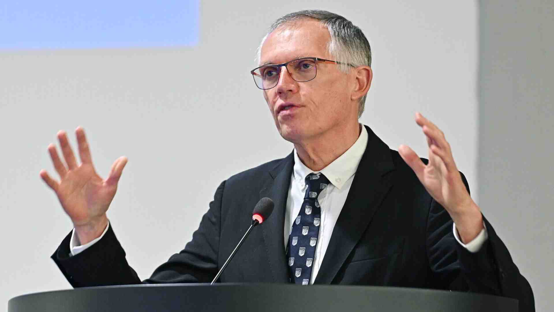 Immagine di Tavares: "L'addio di Stellantis dall'Italia è una fake news". Urso: "Diano rassicurazioni"