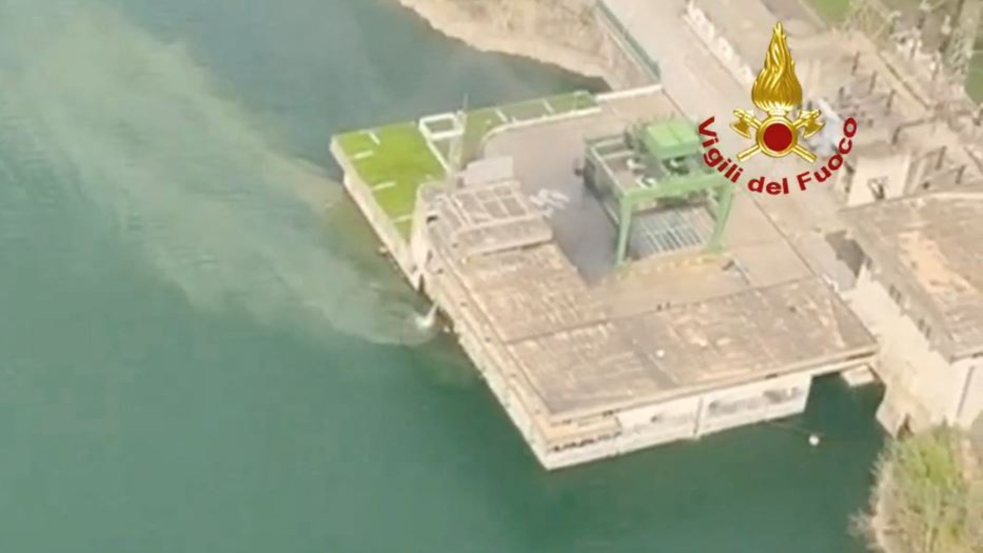 Immagine di Esplosione alla centrale: si cercano i dispersi. «Serve un miracolo»