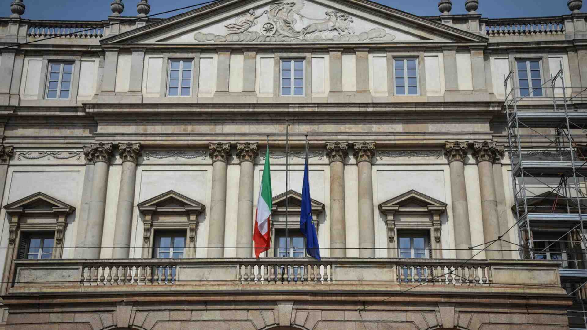 Immagine di Alla Scala un’opera buffa che rischia però un finale in tragedia