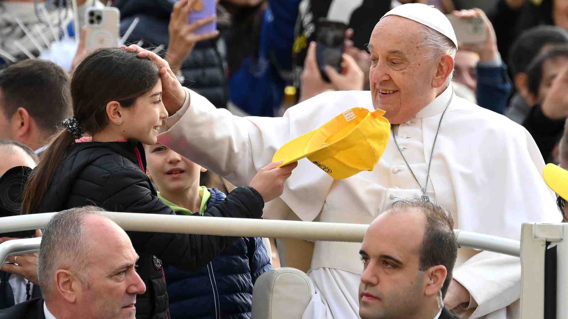 Immagine di Il Papa: «Un cristiano senza coraggio è un cristiano inutile»