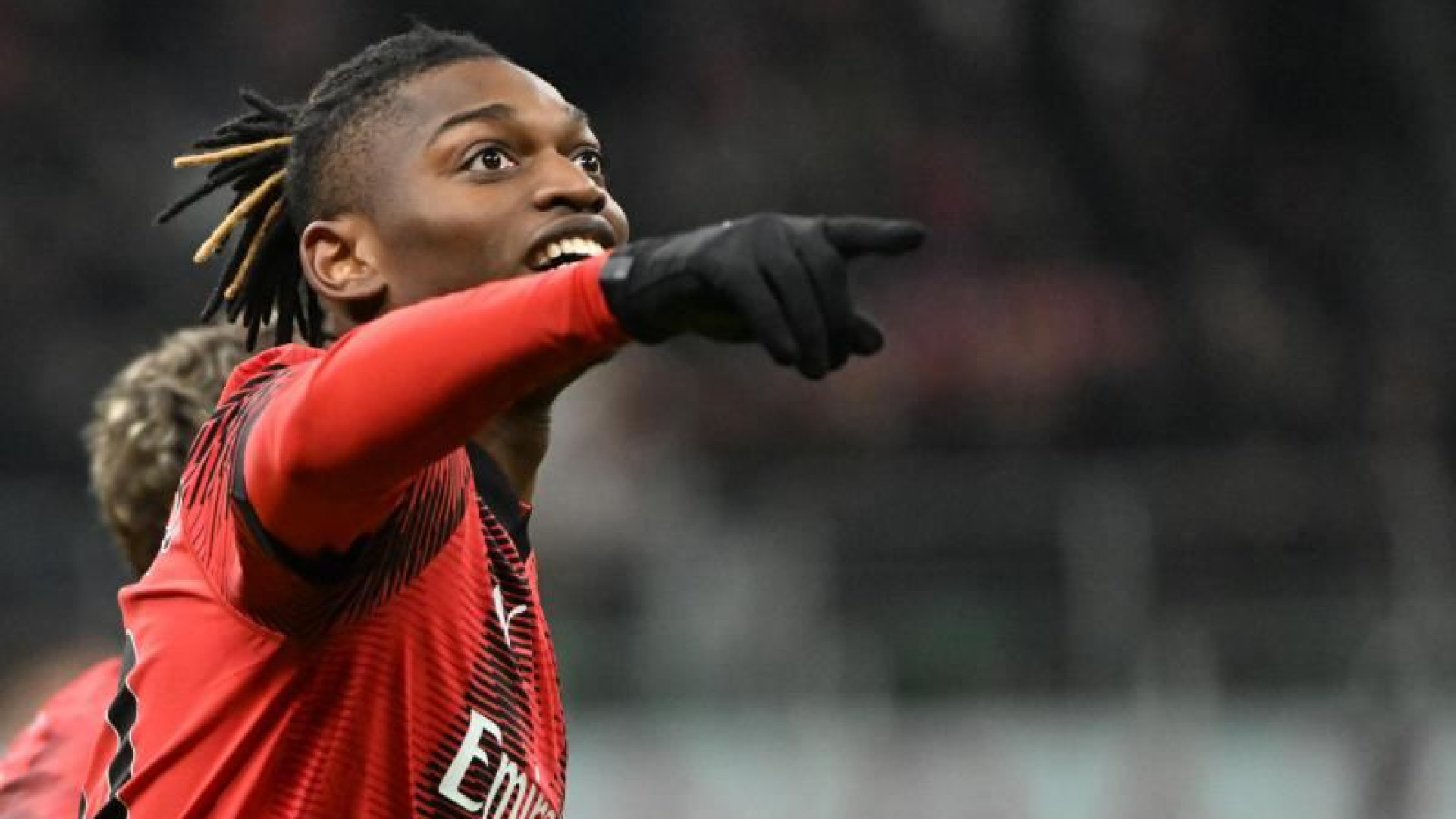 Immagine di Le confessioni di Leao: fede, dribbing e sorrisi