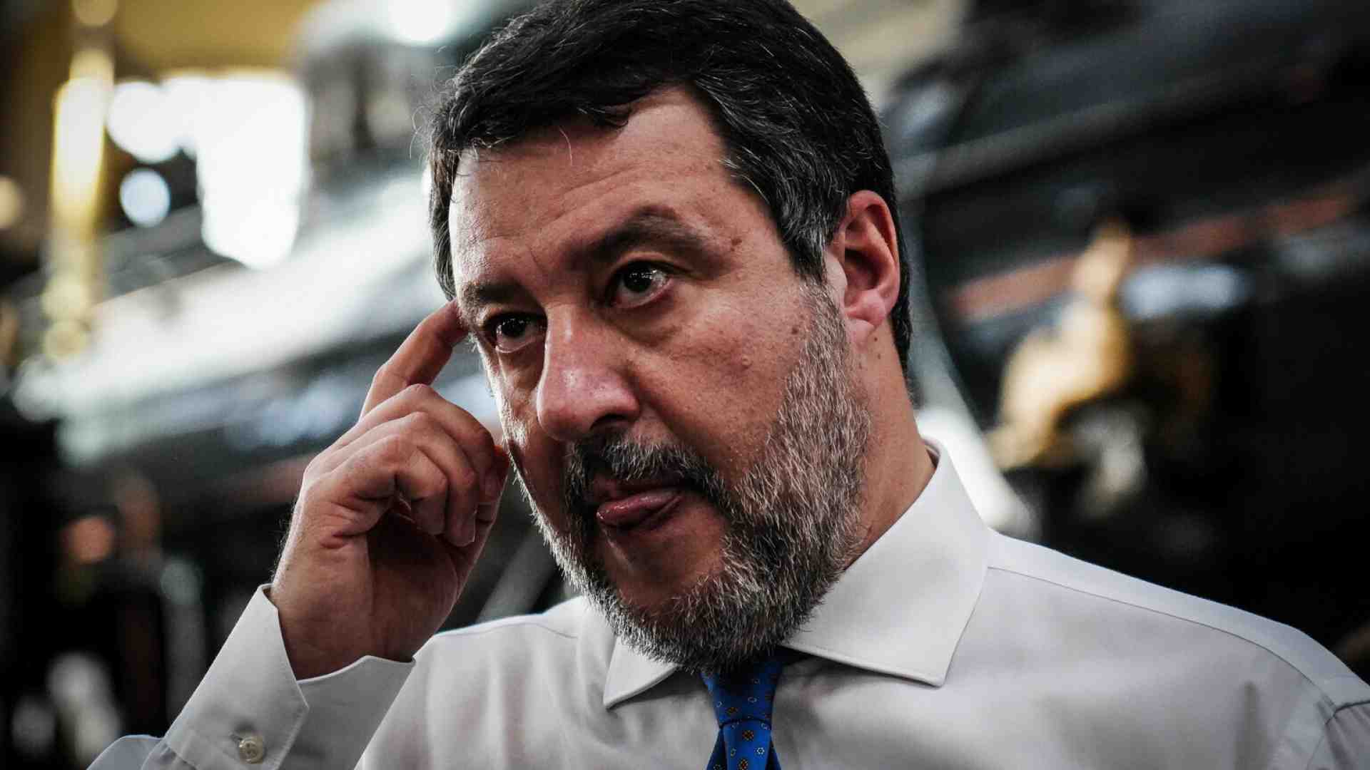 Immagine di Salvini boccia il piano migrazione Ue cui plaude il Viminale (e Meloni)