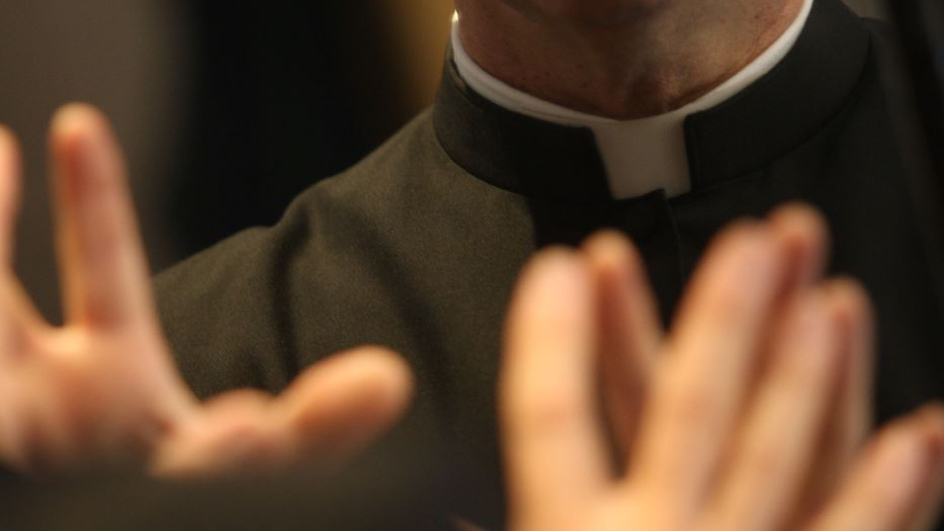 Immagine di Preti, la relazione affettiva con l'altro sesso? Passa dall'amore celibe