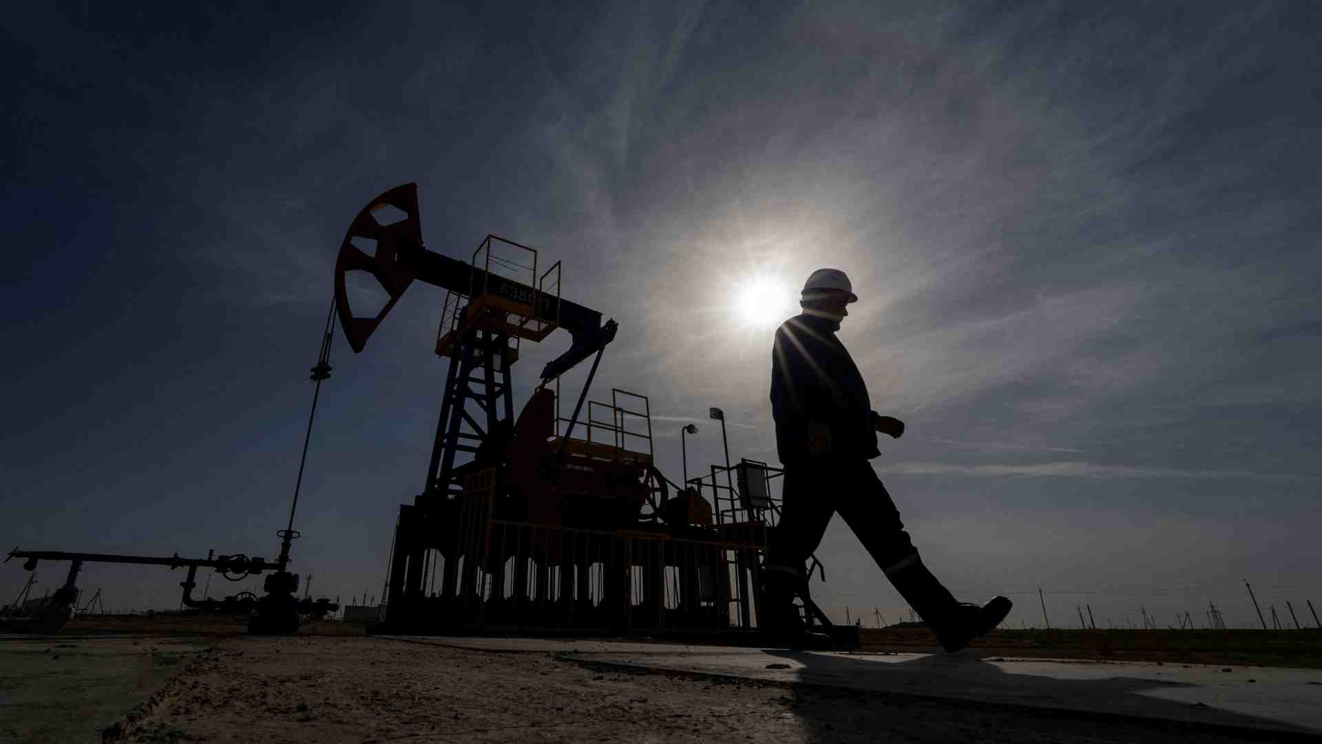 Immagine di Industria in calo a gennaio, crescono i servizi