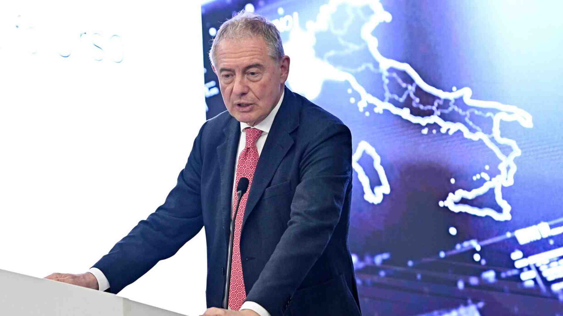 Immagine di Adolfo Urso e la battaglia contro l'Alfa Romeo Milano, prodotta in Polonia