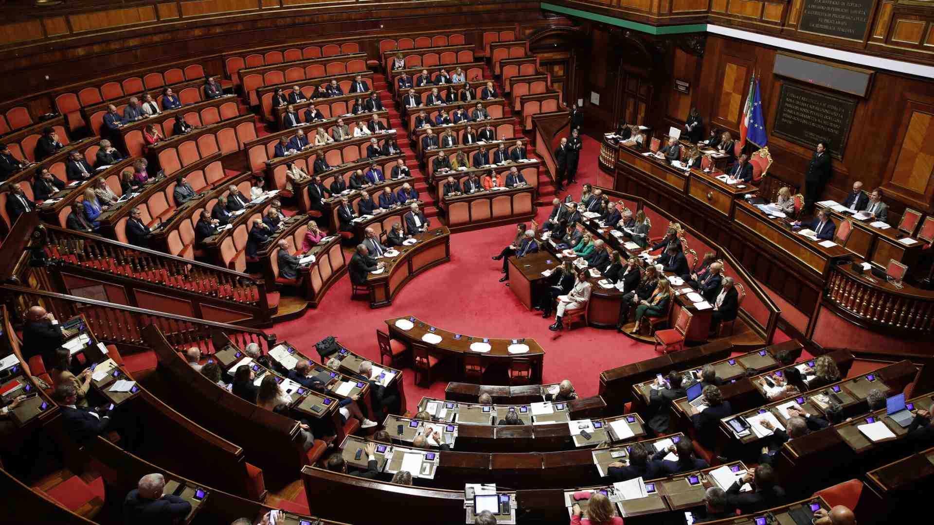 Immagine di Il carcere per i giornalisti divide la maggioranza. L'emendamento di FdI spiazza Lega e Forza Italia