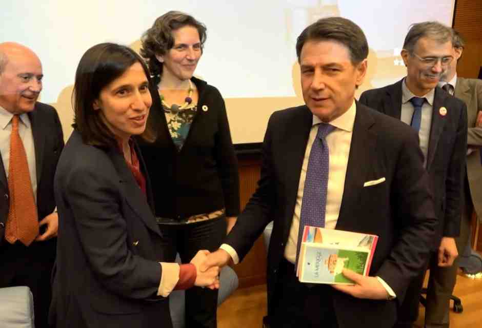 Elly nel trullo. Tra Conte ed Emiliano, i drammi pugliesi di Schlein