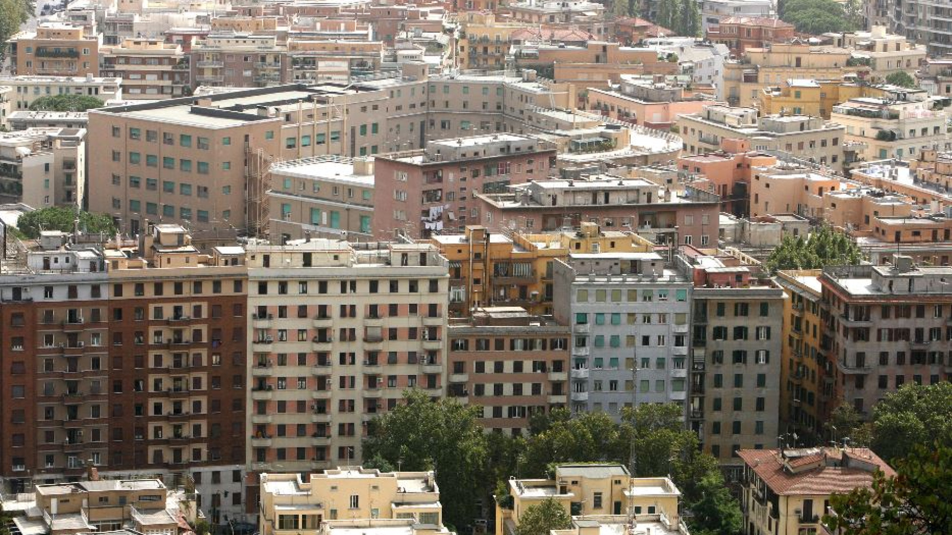 Immagine di Abi: giù i tassi sui prestiti, per la casa in media si scende al 3,79%