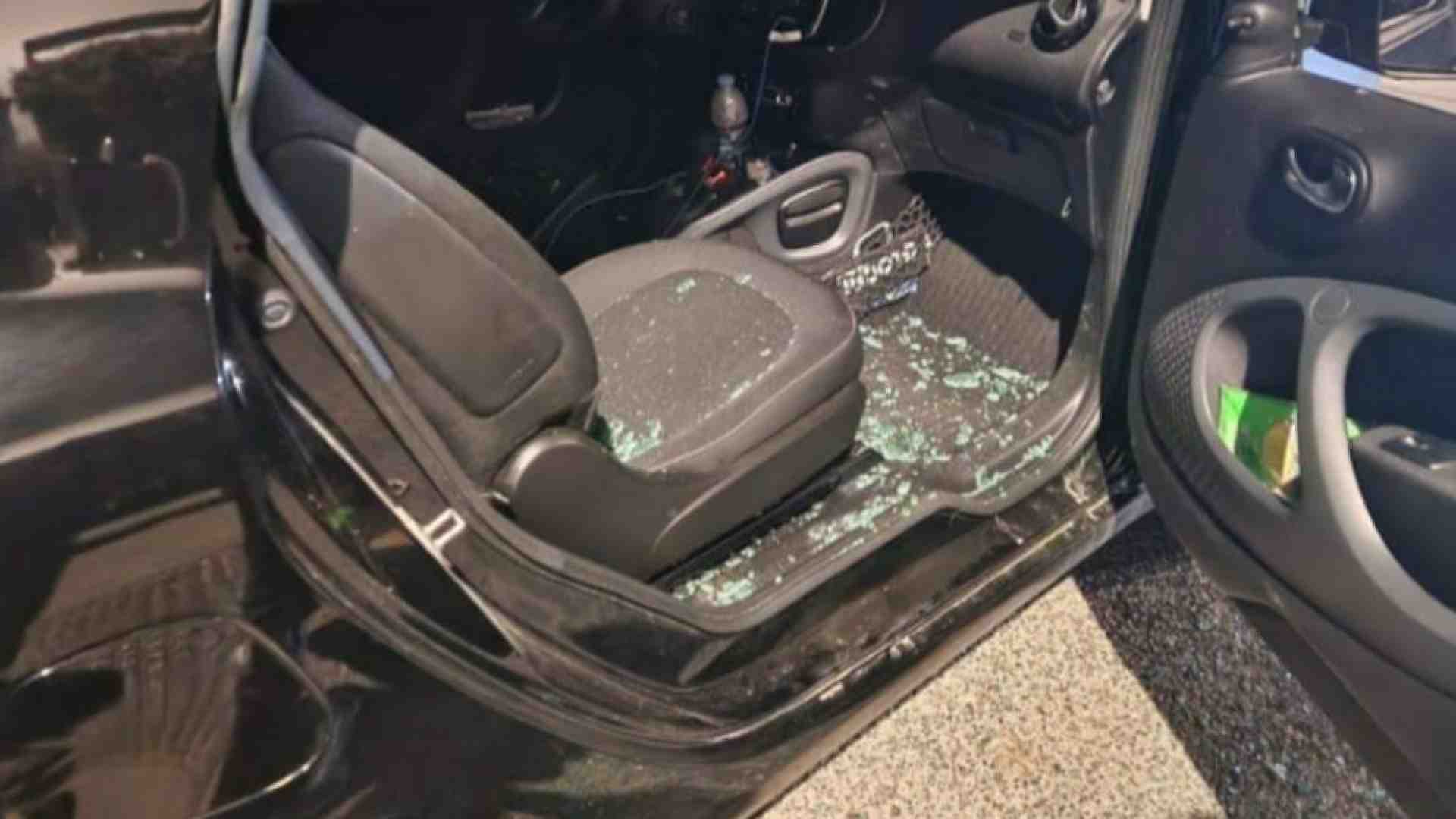 Immagine di Ancora minacce a don Merola, il prete anticamorra