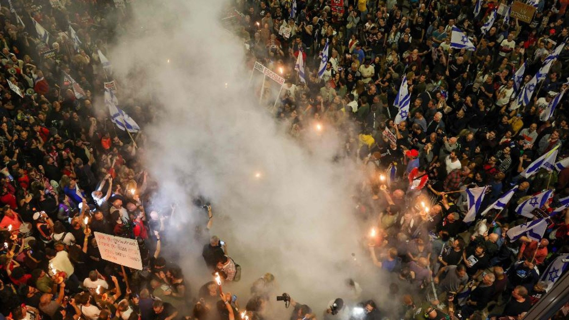 Immagine di «Decine di droni dall'Iran». Decollato l'aereo di Netanyhau: «Siamo pronti»