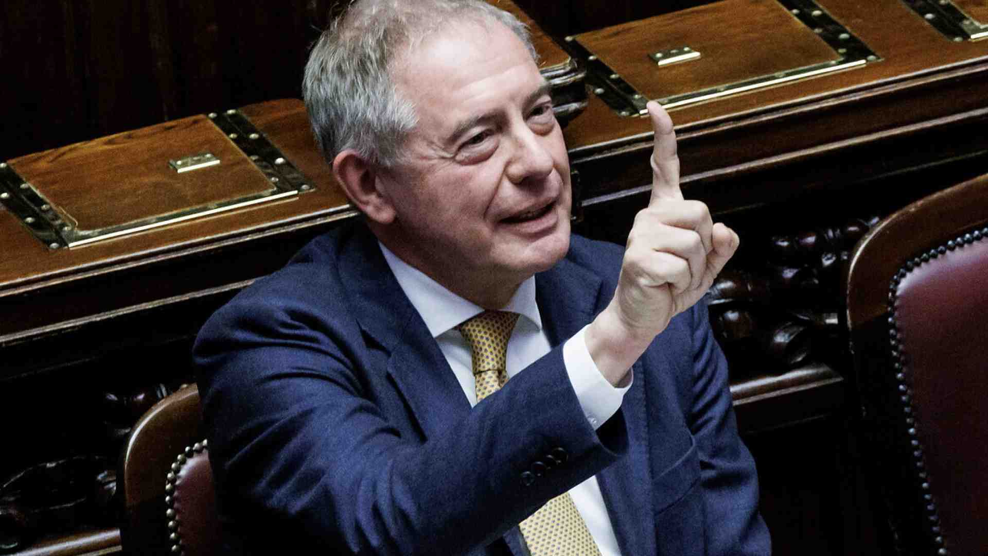 Immagine di Made in Urso, pasticcia con l'italiano, vuole più Cina e il suo ministero esplode