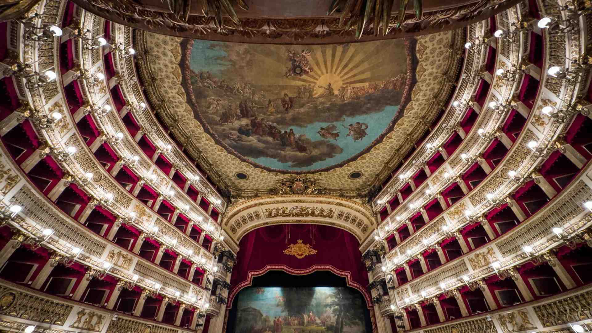Immagine di Che voce, che carisma: da Salisburgo a Napoli è sempre Anna dei miracoli