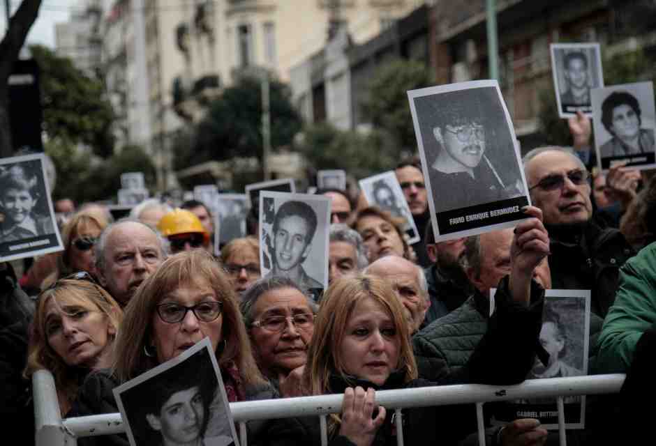 &nbsp;La commemorazione per gli attentati in Argentina del 1994 - foto via Getty Images