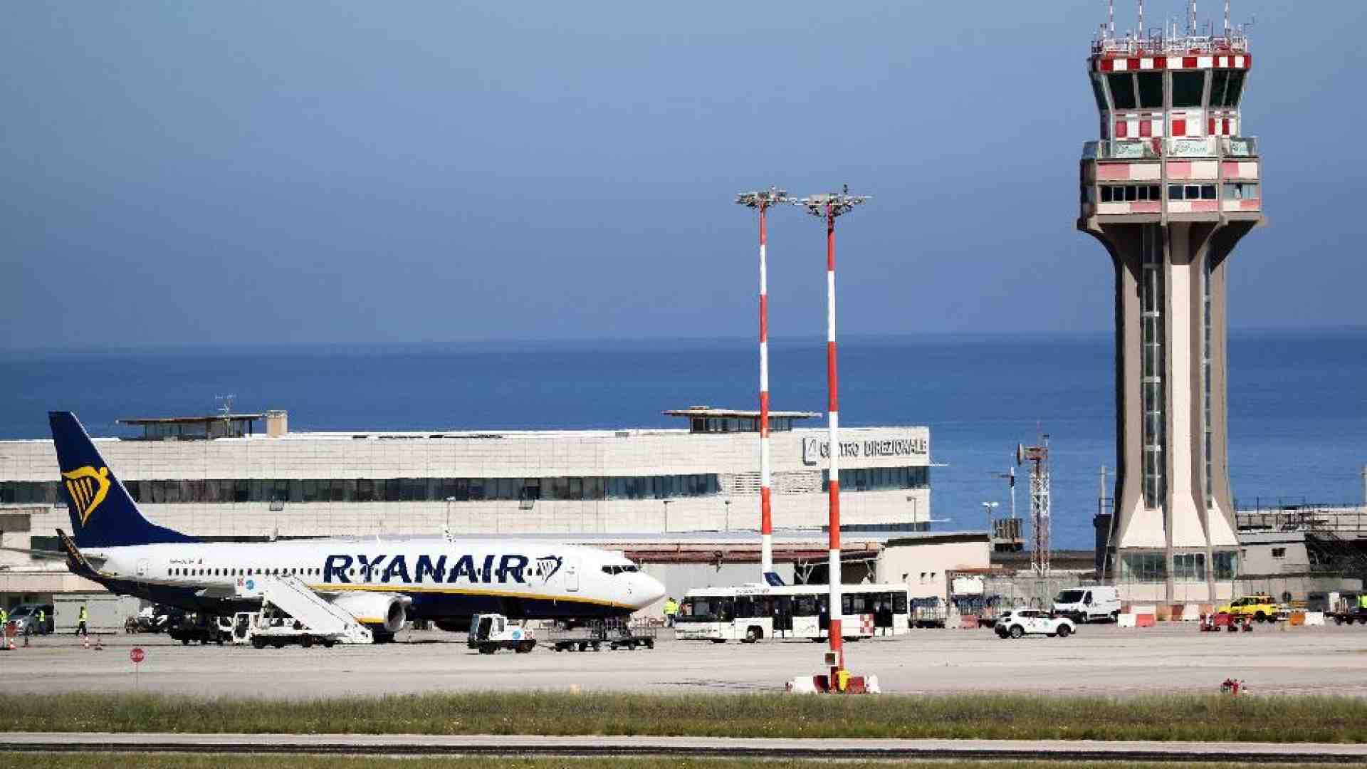 Immagine di C'è carenza di aerei per le vacanze. Cosa sta succedendo
