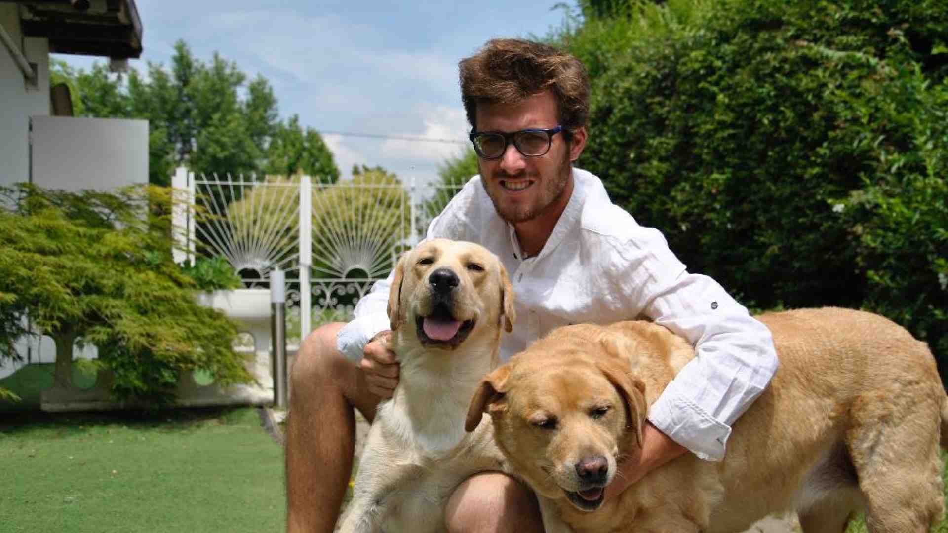 Immagine di Riccardo, le foto oltre l'autismo: «Coi miei scatti vedo dentro le persone»