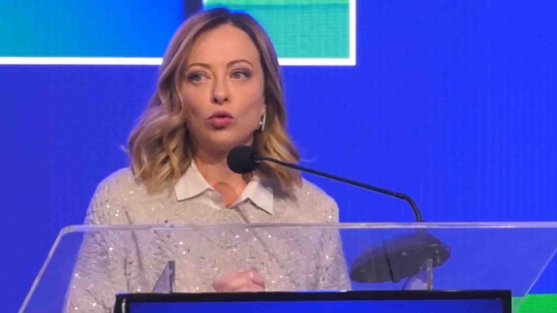 Immagine di Meloni preoccupata dalla reazione di Israele e dagli sbarchi: domani vola di nuovo a Tunisi