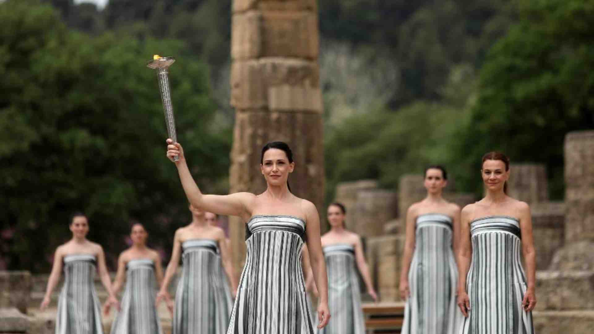 Immagine di Olimpiadi di Parigi: accesa la fiaccola. Ma la tregua dalle guerre è lontana