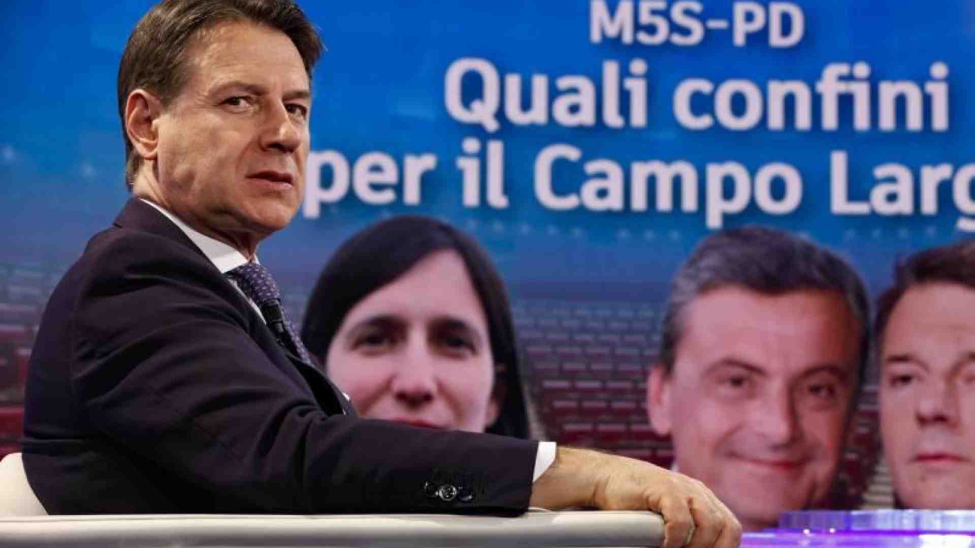 Immagine di Conte: «Ue, no alla transizione militare». E lancia Biggeri (Banca Etica)