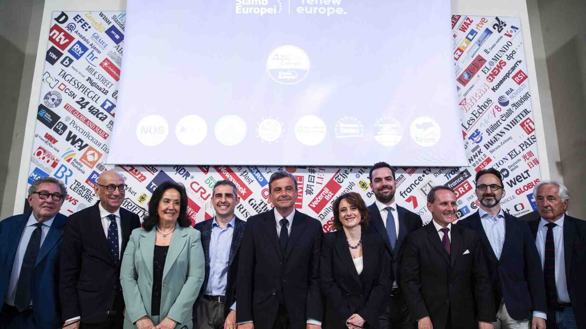 Immagine di Calenda presenta la lista per le europee: "Oggi per Draghi, domani un nuovo partito"