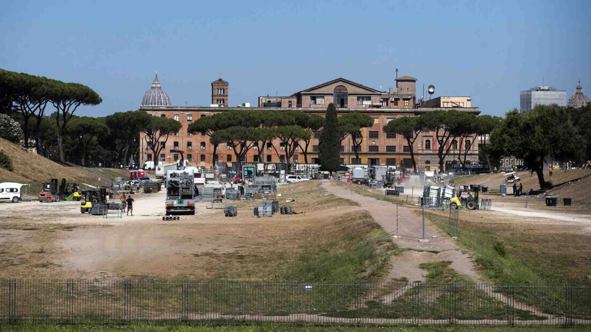 Immagine di Tutti al Circo massimo, ma per confessarsi