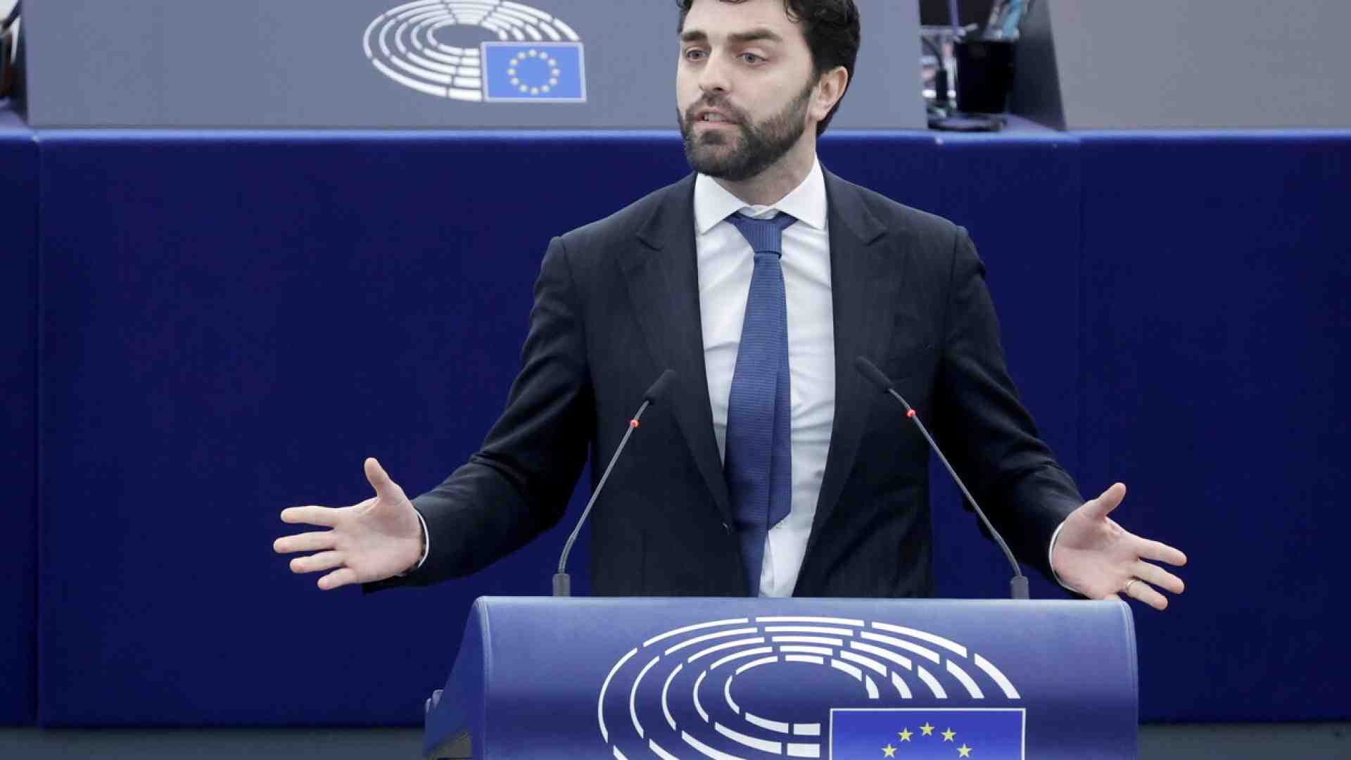 Immagine di “Draghi ha caratteristiche che ci inquietano”, dice il super salviniano Zanni