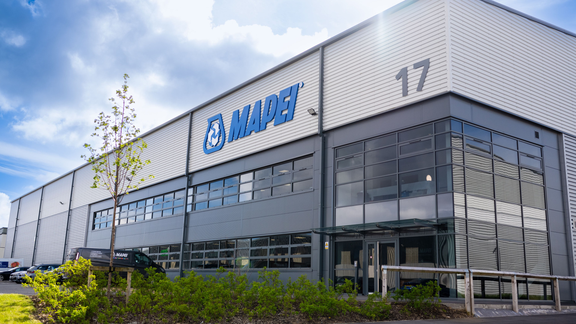 Immagine di Mapei cresce nel Regno Unito