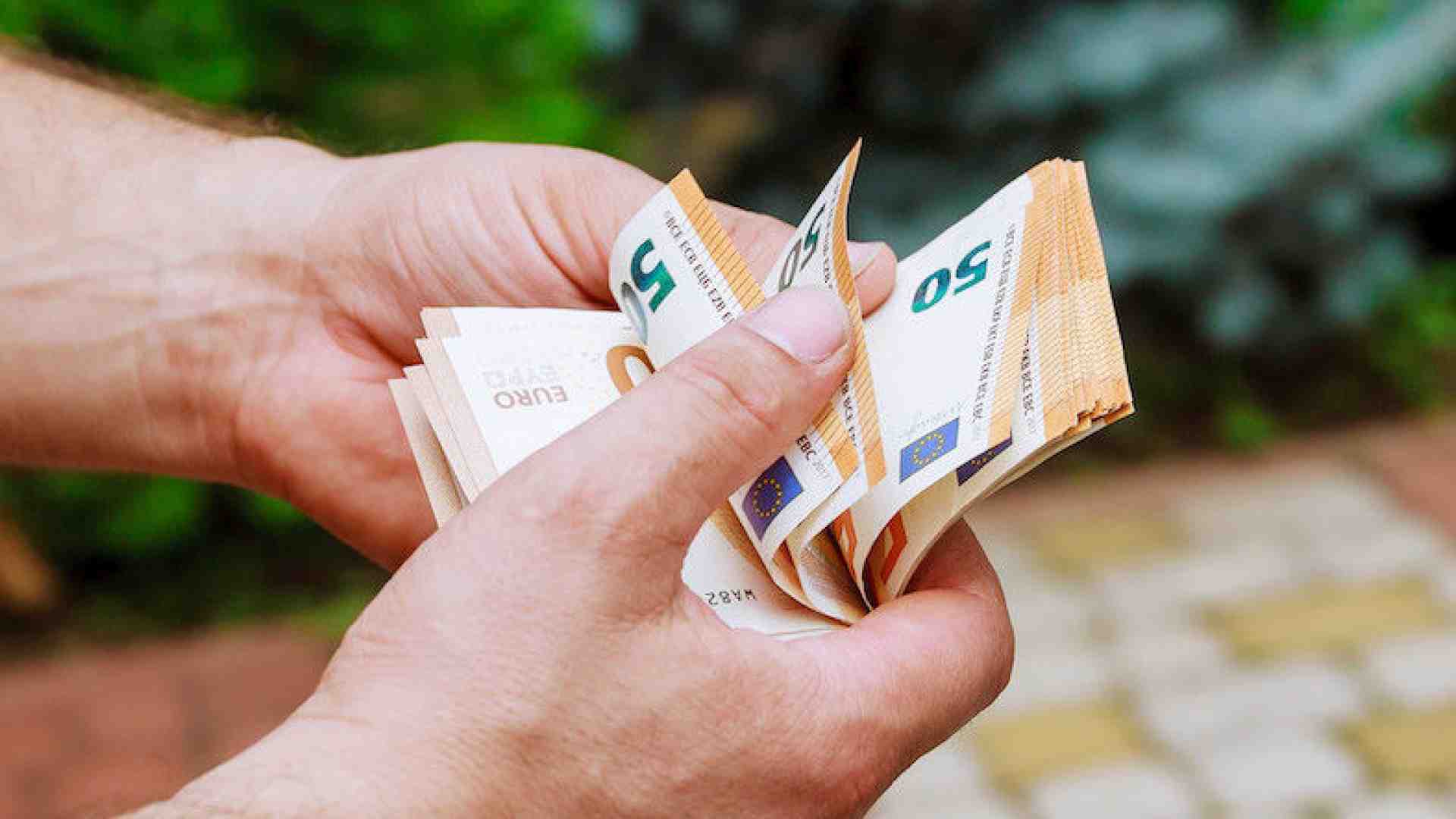 Immagine di I soldi: maneggiare con cura