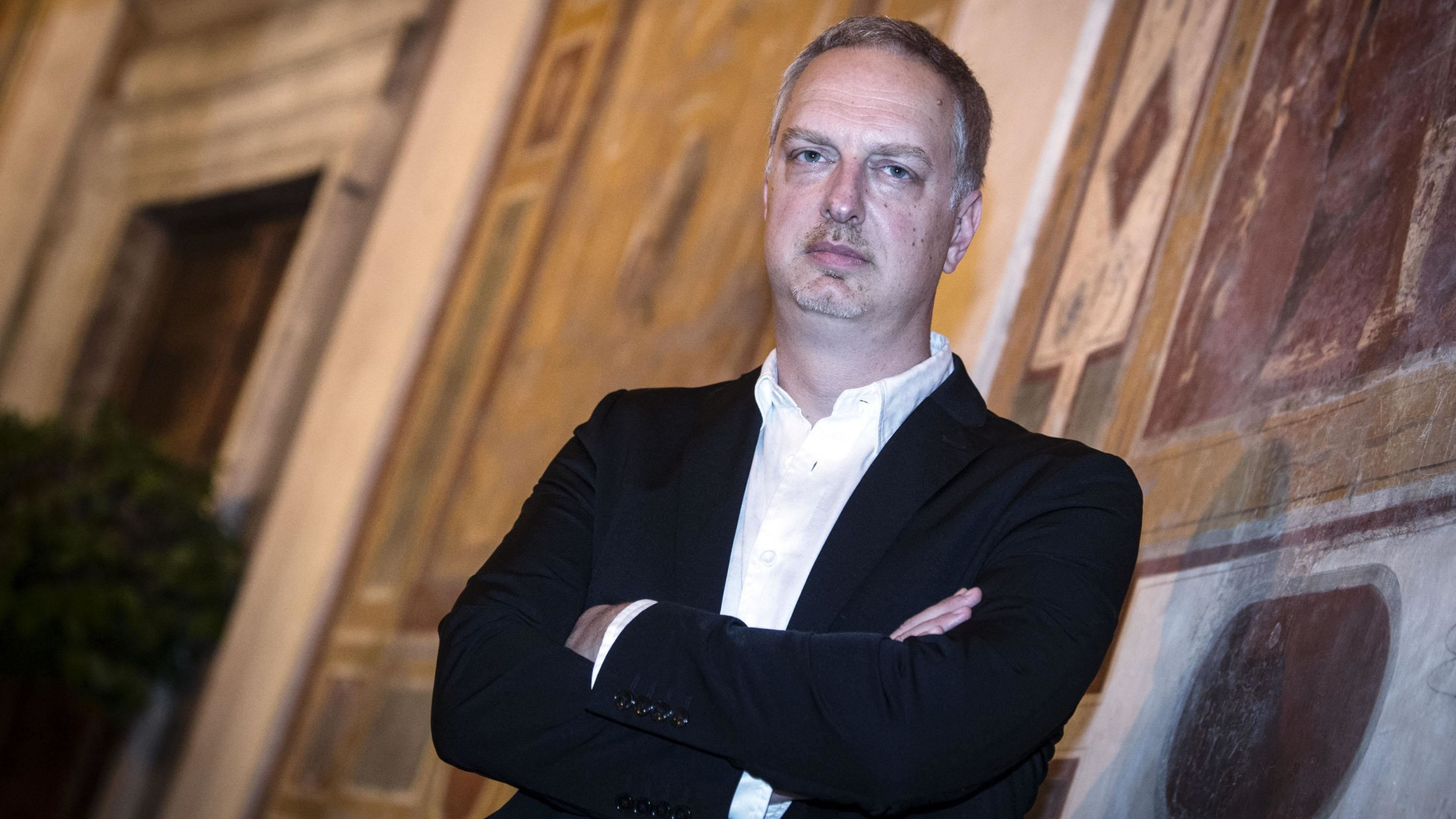 Immagine di Scurati e il 25 aprile scuotono la Rai. E Meloni pubblica l'intervento