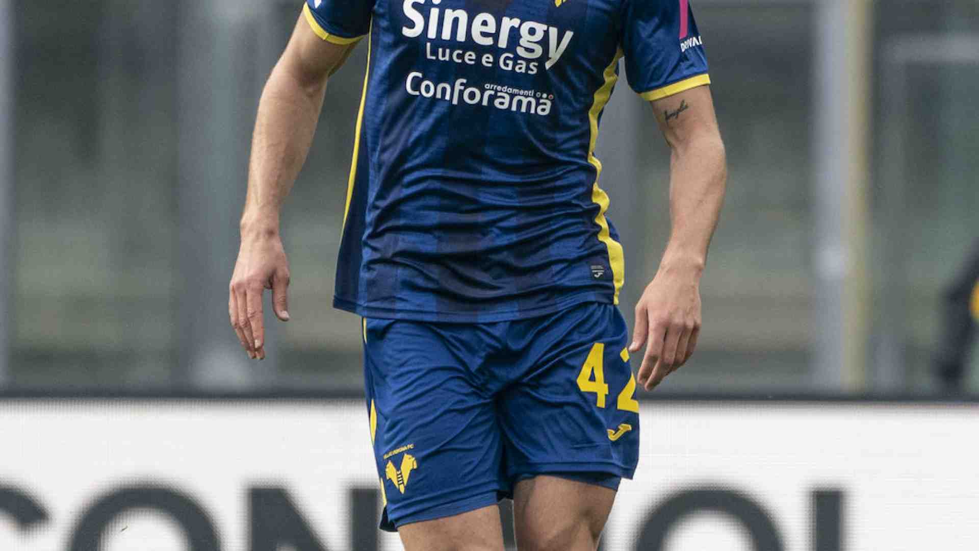 Immagine di Hellas, tre punti d'oro sul filo di lana