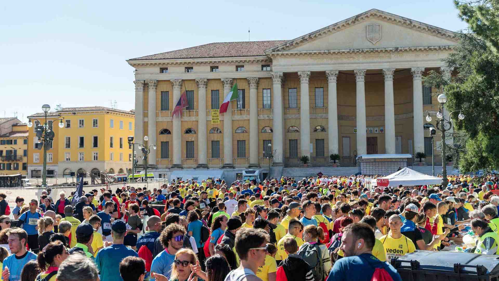 Immagine di In 15mila di corsa alla Straverona