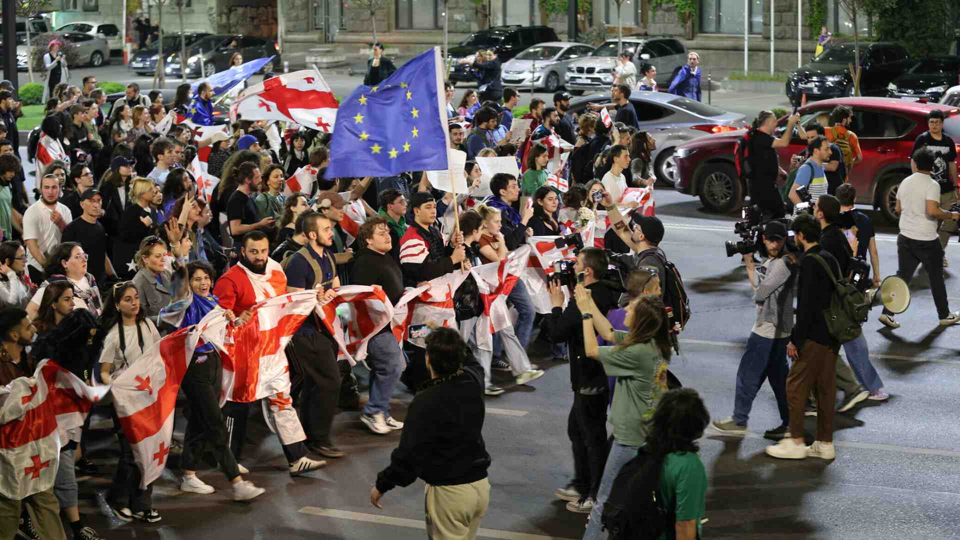 Immagine di La potenza della bandiera europea a Tbilisi
