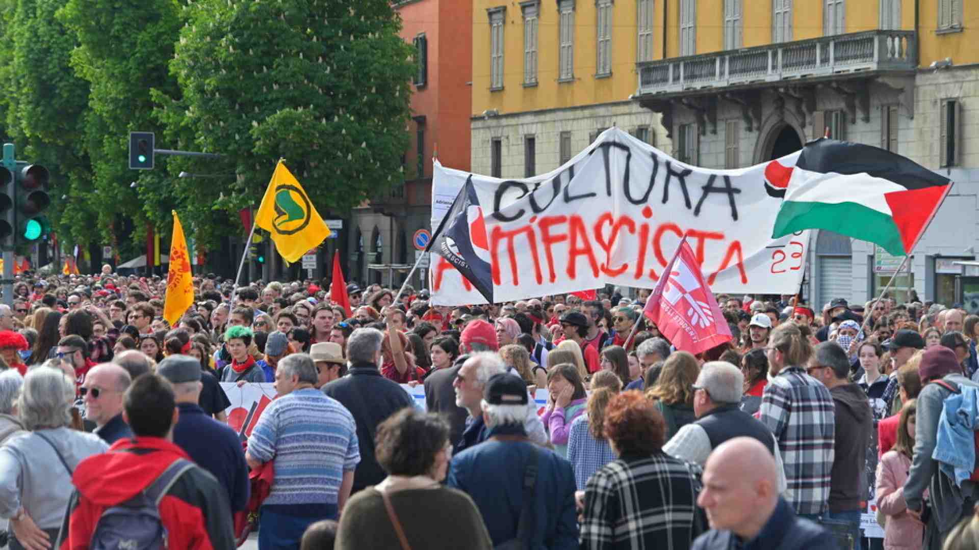 Immagine di Altro che Scurati, il vero problema è il 25 aprile: sfilata di ombre e zombie
