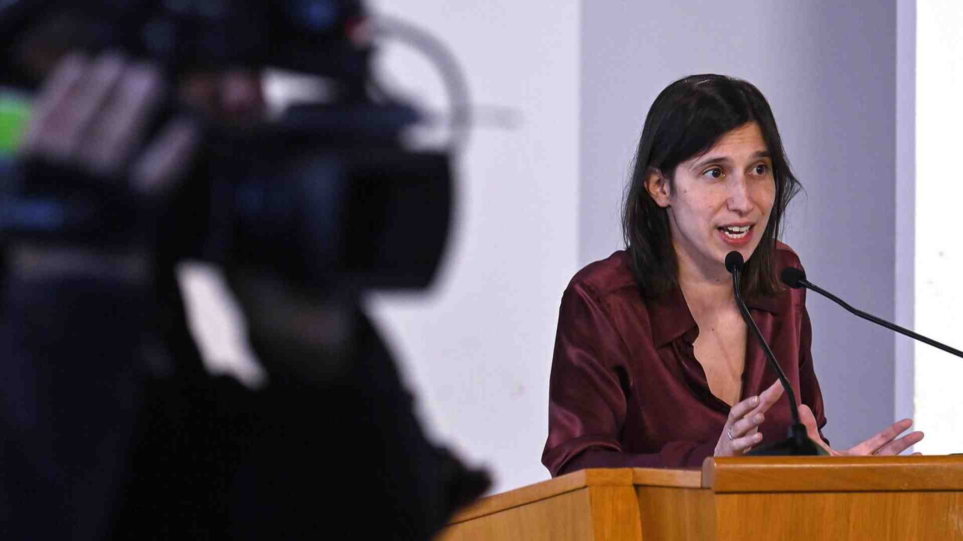 Immagine di Schlein: "Prodi? Lo ascolto sempre ma non vuol dire che sono sempre d'accordo"