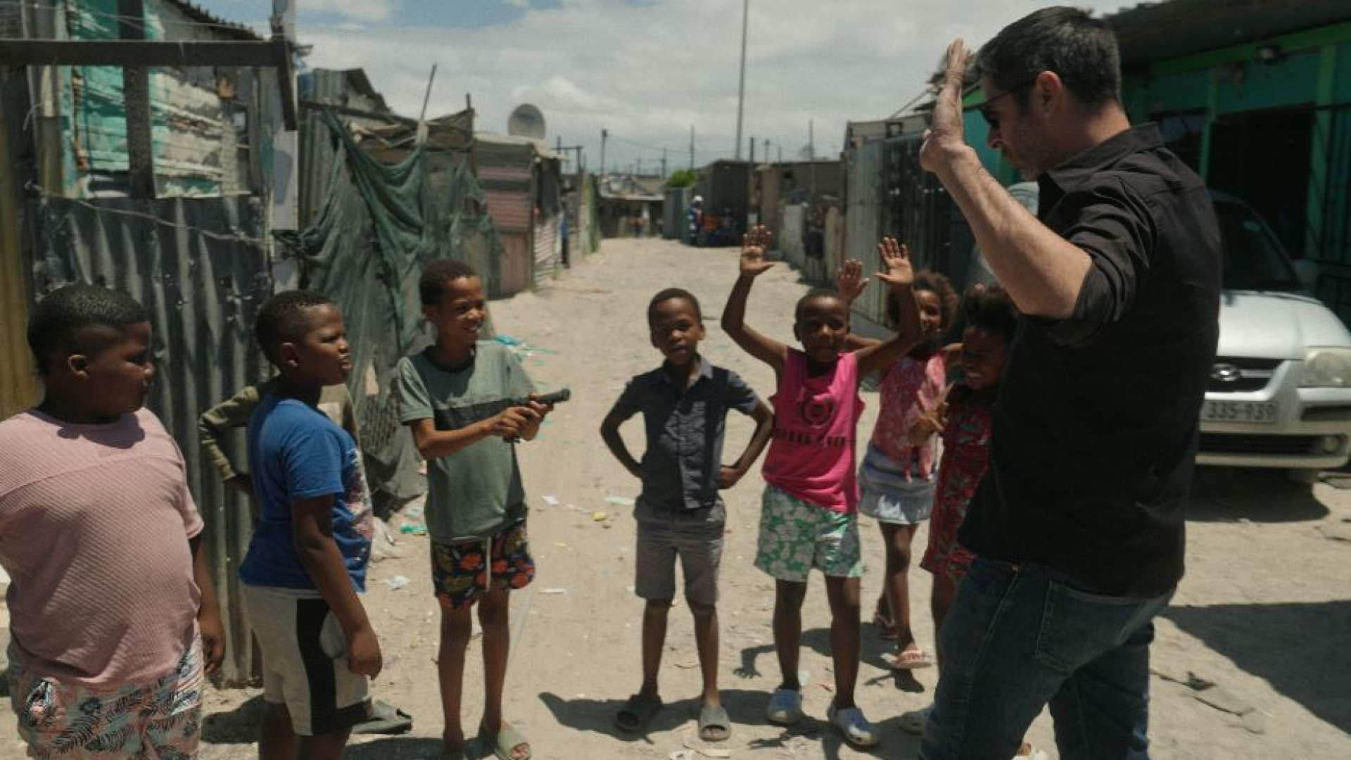 Immagine di Pablo Trincia in Sudafrica tra le baby gang
