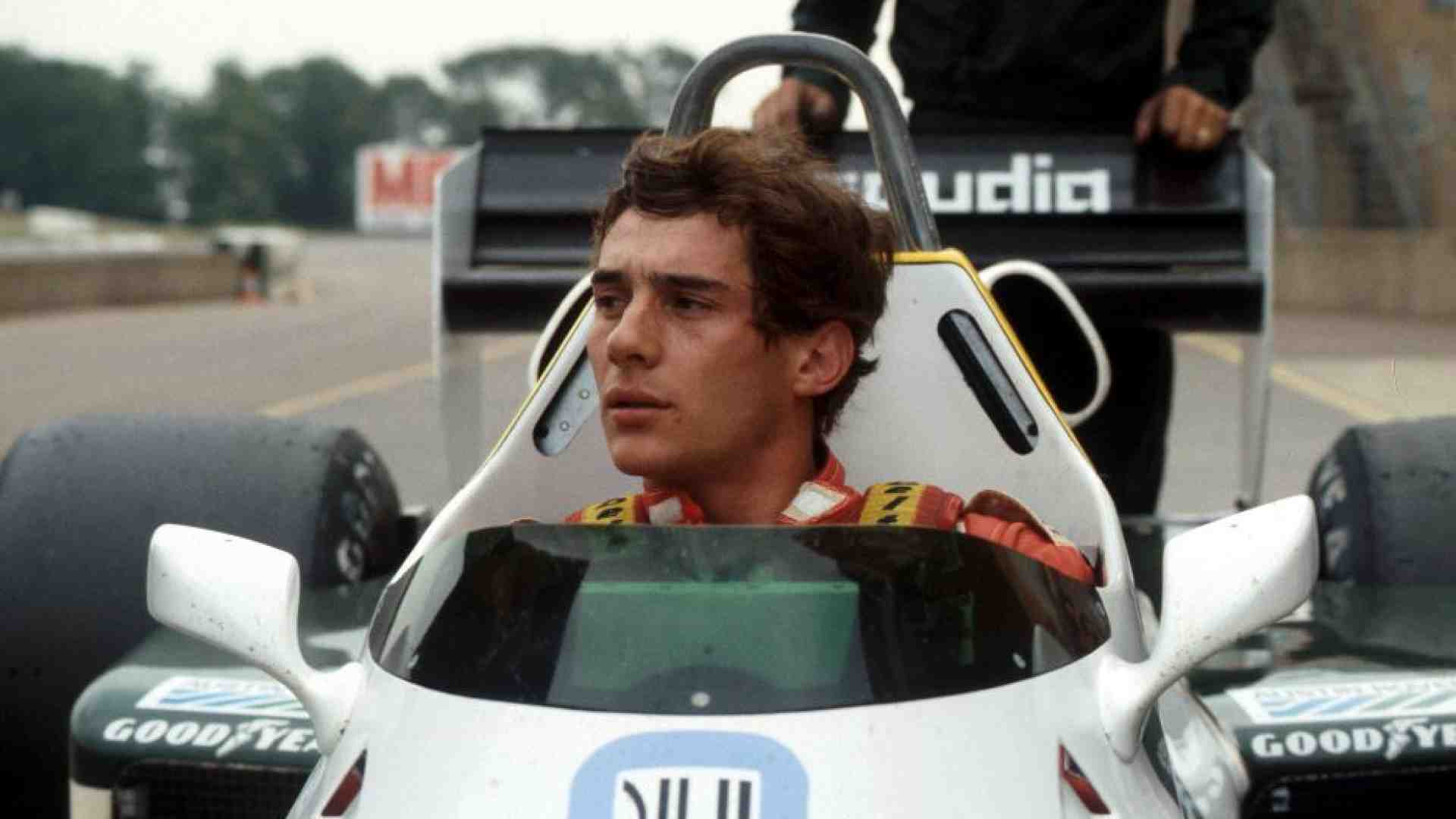 Immagine di Il segreto di Ayrton, il campione che portò Dio in pista