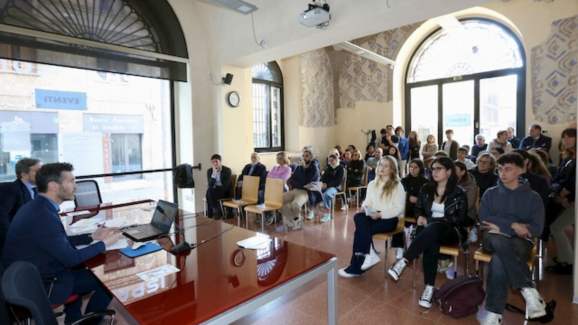 Immagine di “L’ora buca”, dove esprimersi, crescere e concretizzarsi