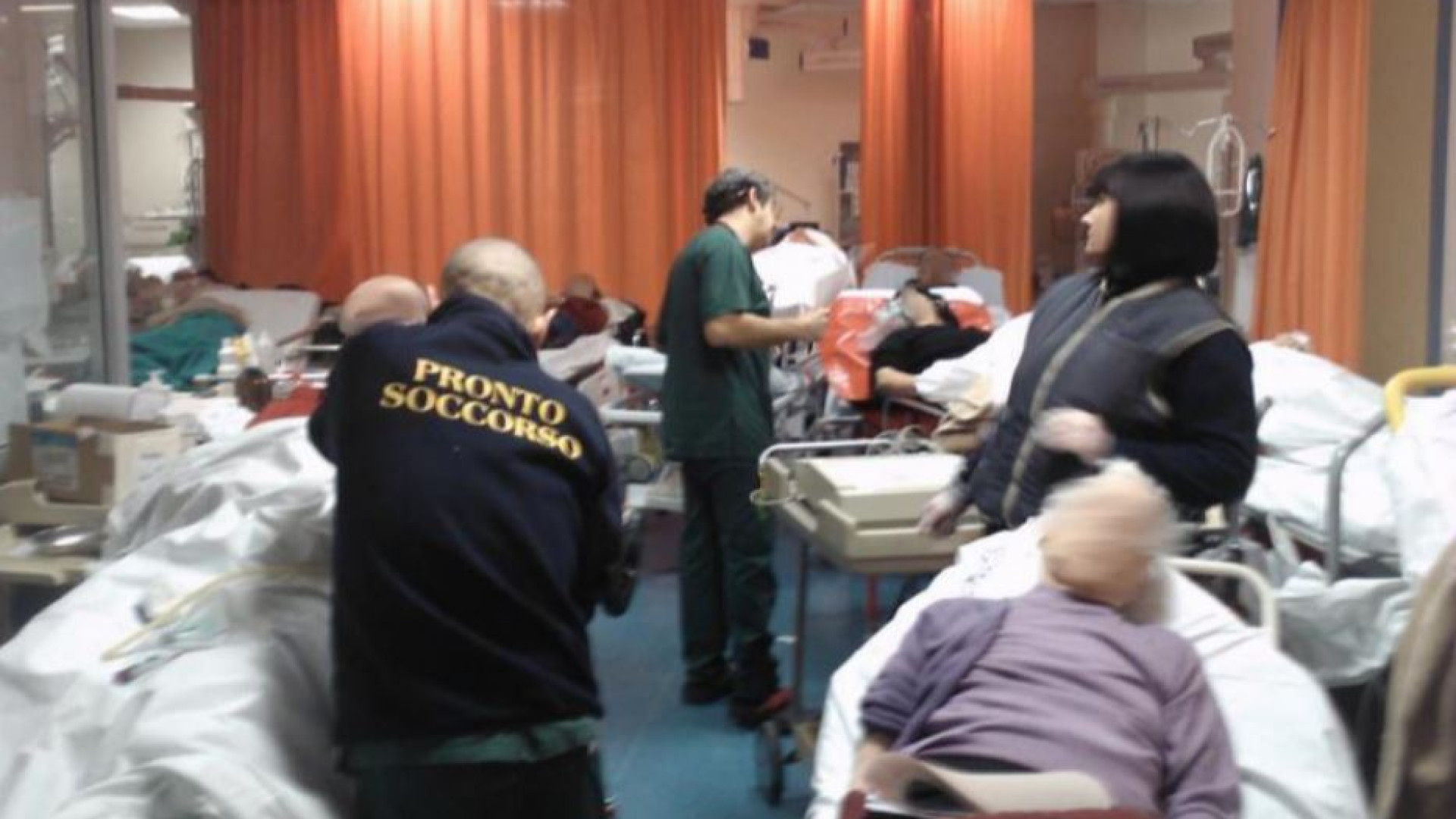 Immagine di Pronto soccorso in affanno, anche 40 giorni su una barella