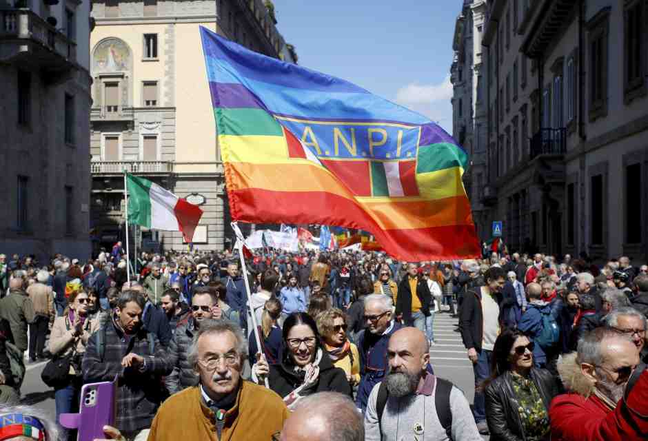 &nbsp;La manifestazione del 25 aprile a Milano - foto Ansa
