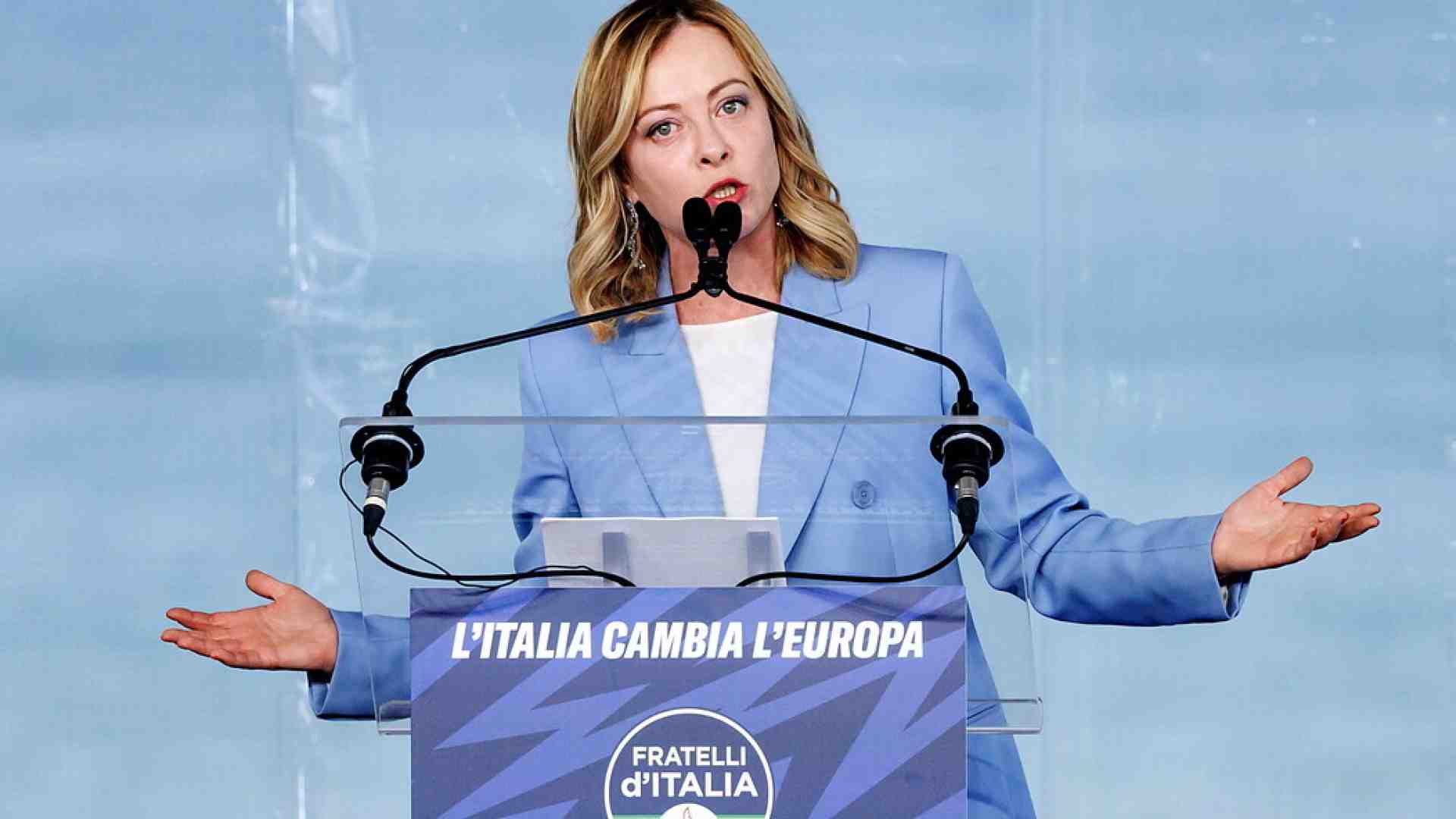 Immagine di Meloni scende in campo: "E' arrivato il momento di cambiare l'Europa"
