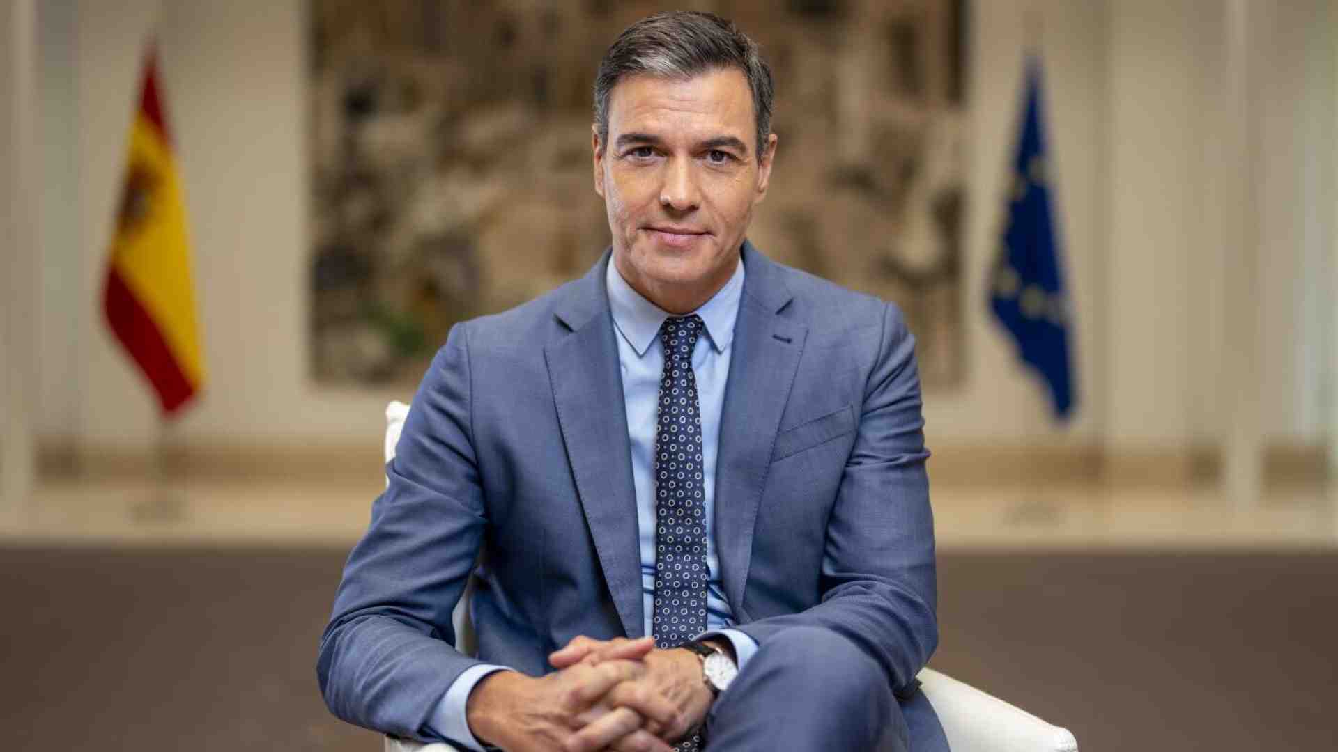 Immagine di Sánchez resta alla guida del governo spagnolo: "Ho deciso di andare avanti con più forza"