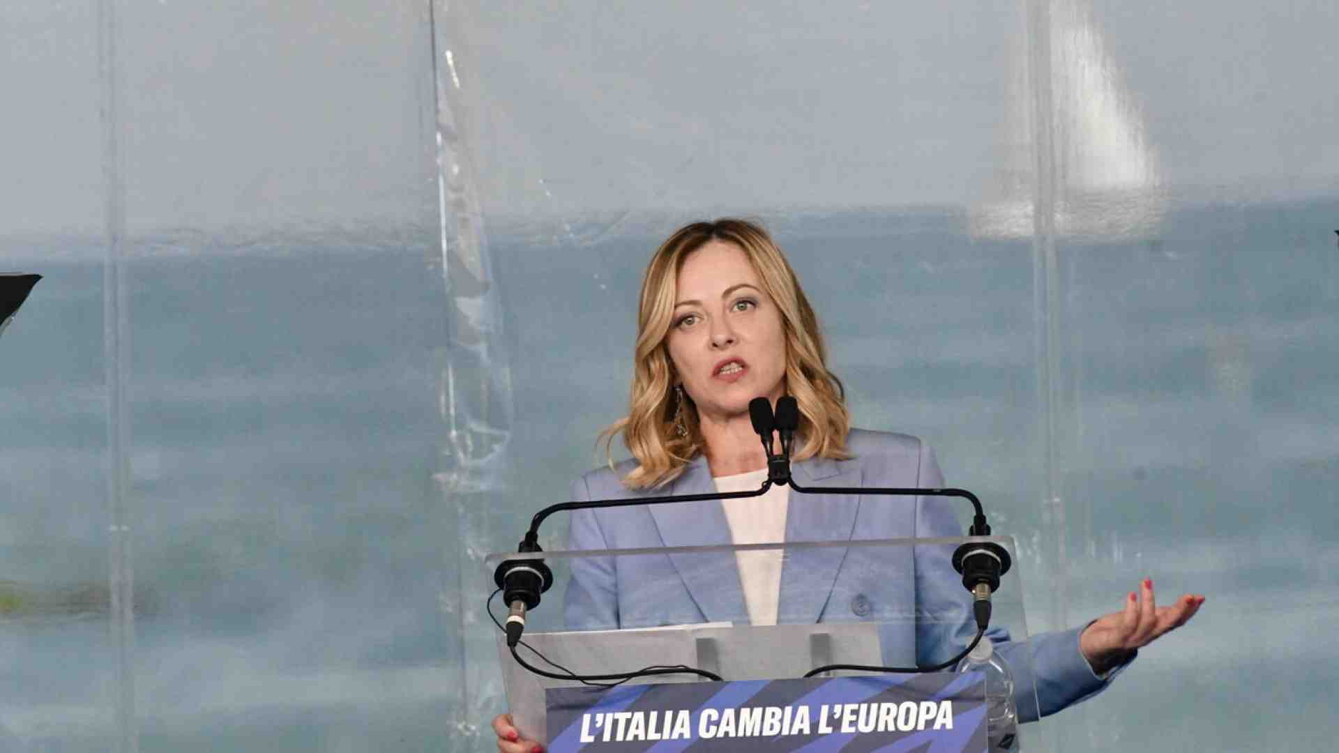 Immagine di Ecco il bonus tredicesime di Meloni: 100 euro ai redditi sotto i 28 mila euro, ma a gennaio